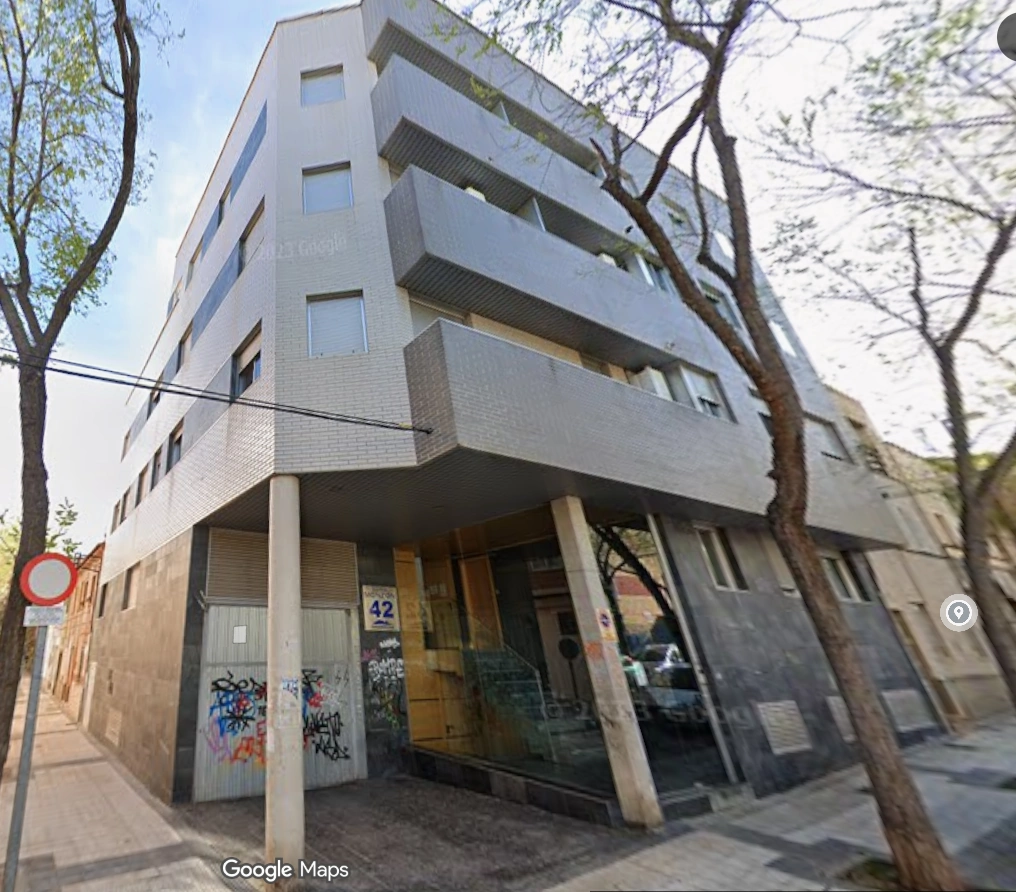 Bloque para 8 viviendas en la calle Monzón 42-44 4