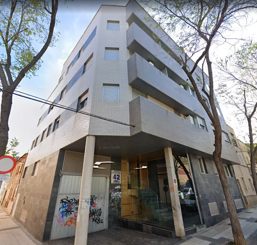 Edificio Calle Monzón 2